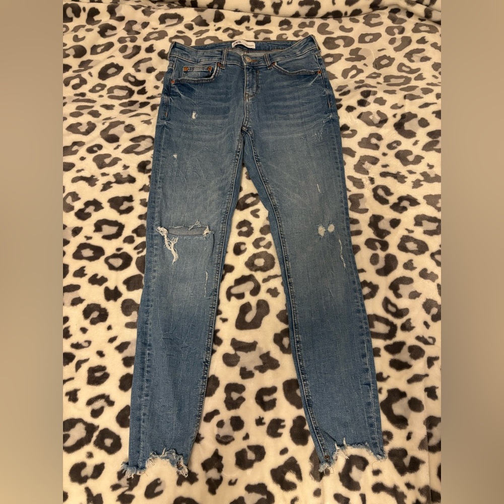 Zara Light Blue Distressed Denim Jeans Women size 6